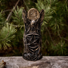Load image into Gallery viewer, Hecate&#39;s Owl Statue Black
