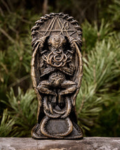 Load image into Gallery viewer, Ctulhu Statue Dark
