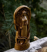 Load image into Gallery viewer, Idunna, God viking, God wood carved Iduna statue, God Altar sculpture Ichunn
