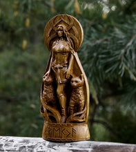 Load image into Gallery viewer, Freya, Goddess viking, Wood carved
